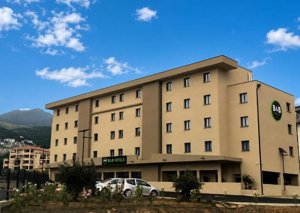 Property building, Mountain view, Parking
