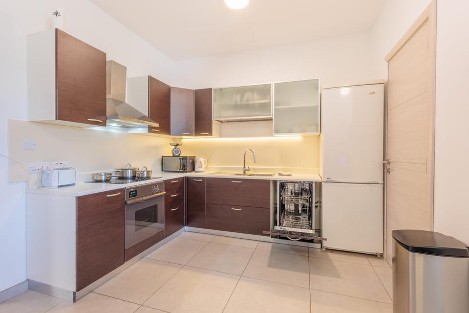 dishwasher, microwave, oven, stove, kitchen