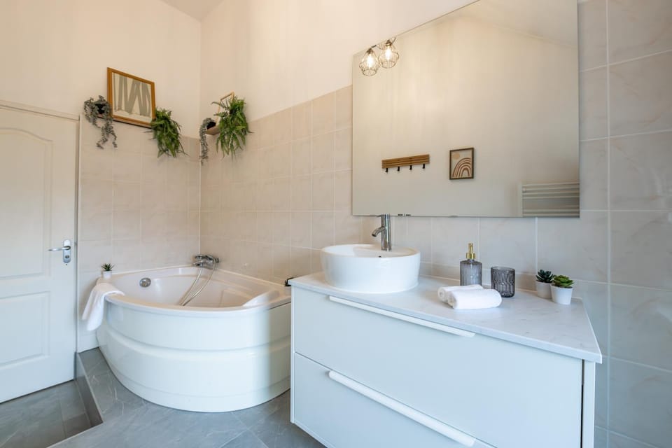 Bathroom, Bath