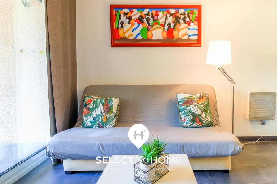 Living room, Decorative detail, Seating area