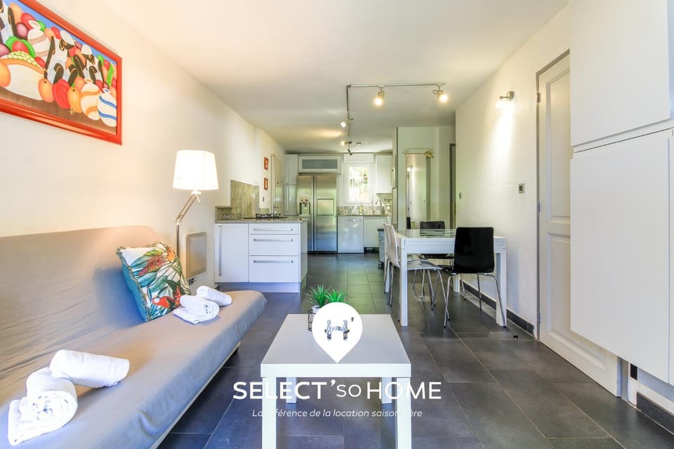 Kitchen or kitchenette, dishwasher, oven, pet friendly, stove