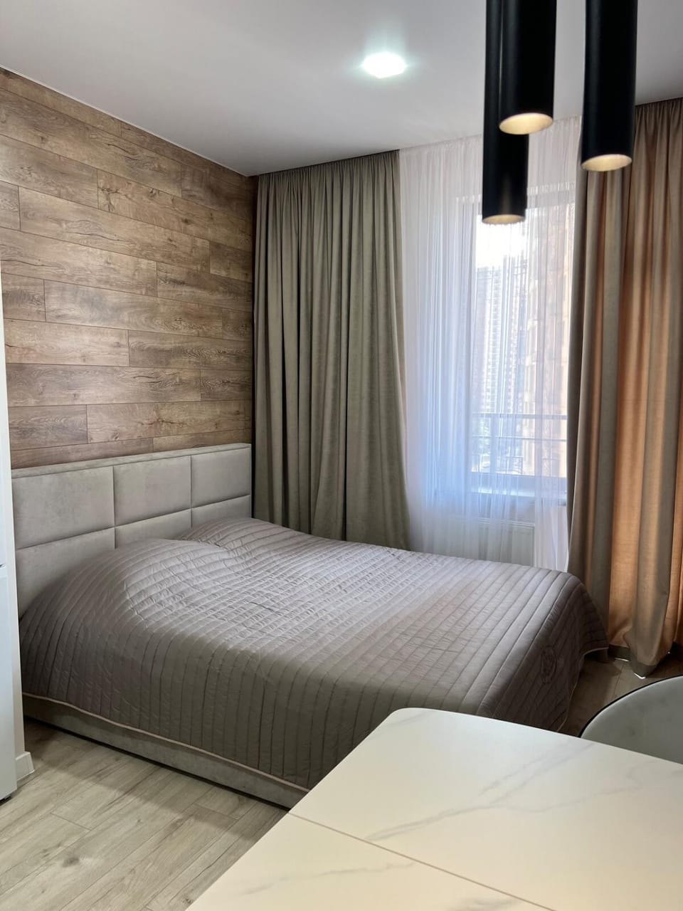 Стильная студия с балконом Аркадия РОДОС Apartment in Odessa