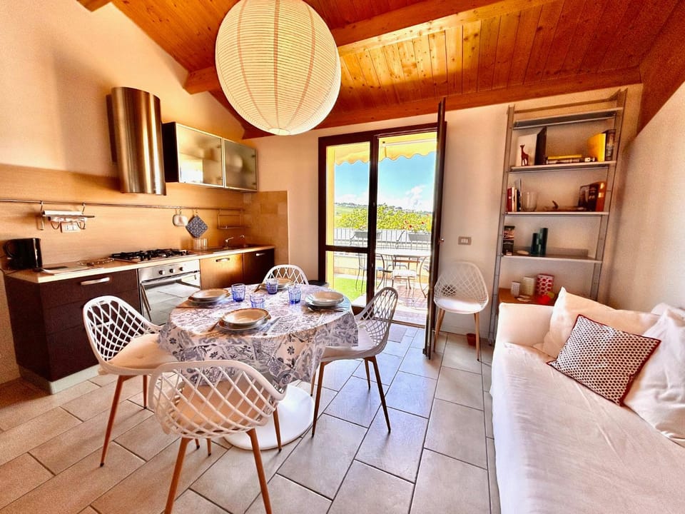 BILO MOLINI nuovo con terrazza e aria condizionata in residence con piscina Apartment in Marche