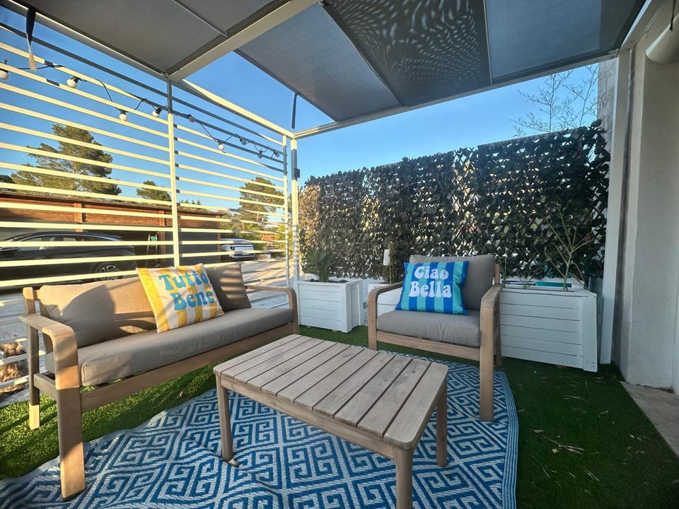 Patio, Day, Garden, View (from property/room), Balcony/Terrace, Living room, Garden view
