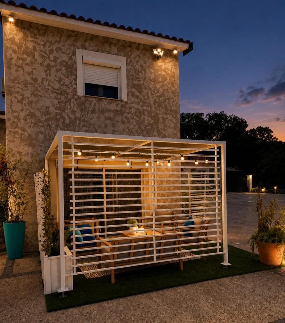Patio, Night