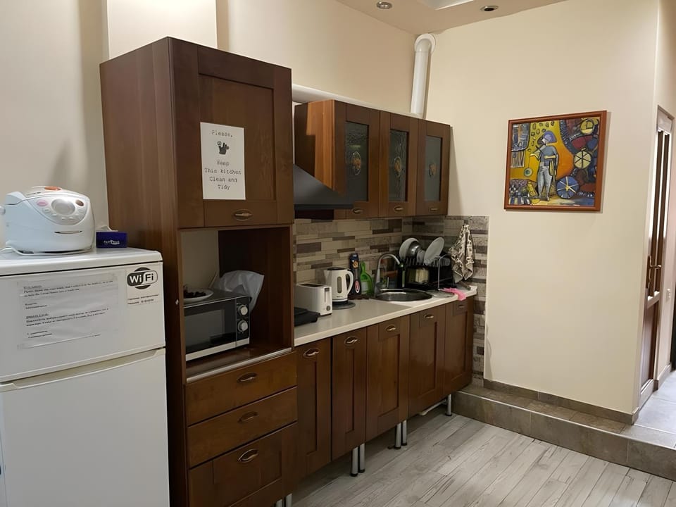 Communal kitchen, kitchen