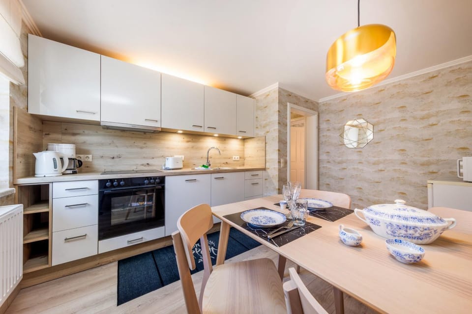 Dining area, dishwasher, microwave, toaster, kitchen, kitchen