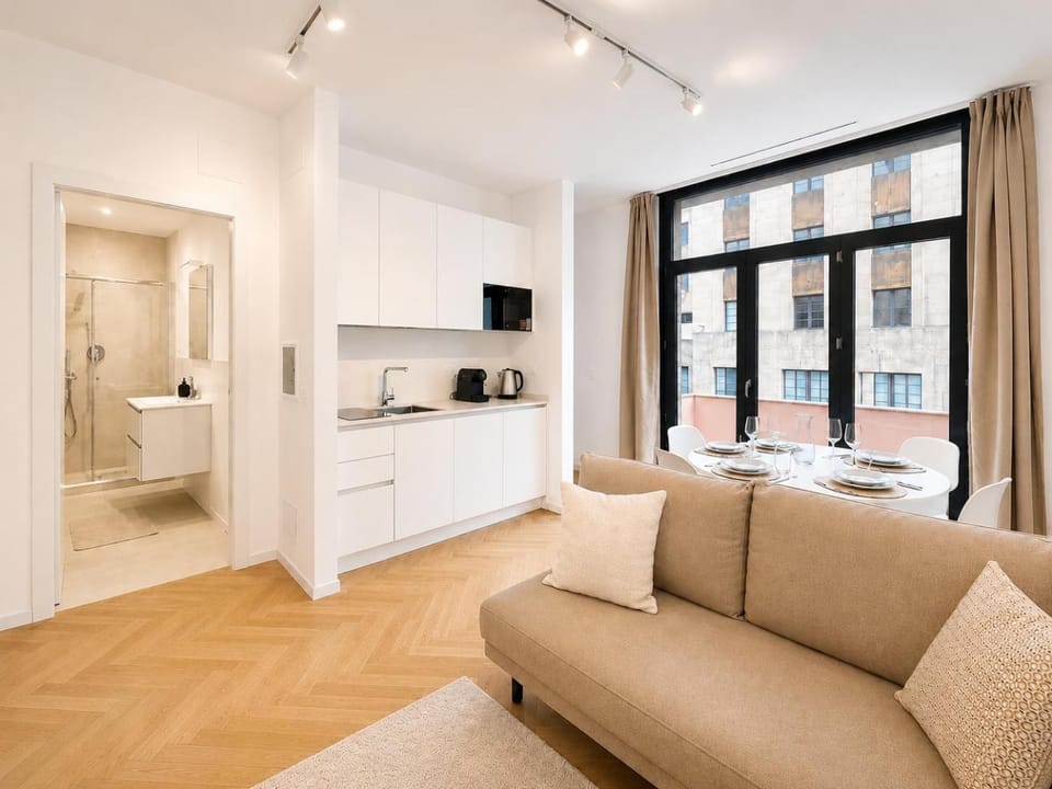 Kitchen or kitchenette, Living room, Seating area, pet friendly, kitchen