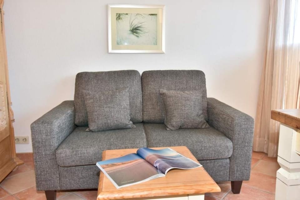 Klaus-Groth-Straße 2, KG27 Apartment in Westerland