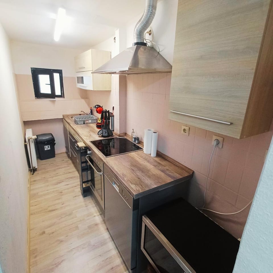 Kitchen or kitchenette, kitchen, kitchen