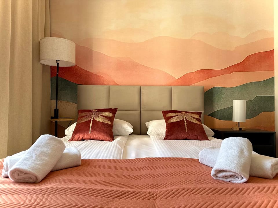 Bed, Photo of the whole room, Bedroom, towels