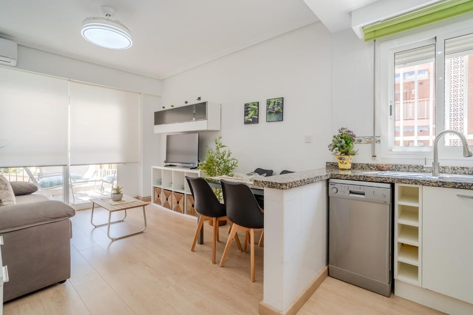 Charming apartment with a balcony in Gran Playa Apartment in Santa Pola