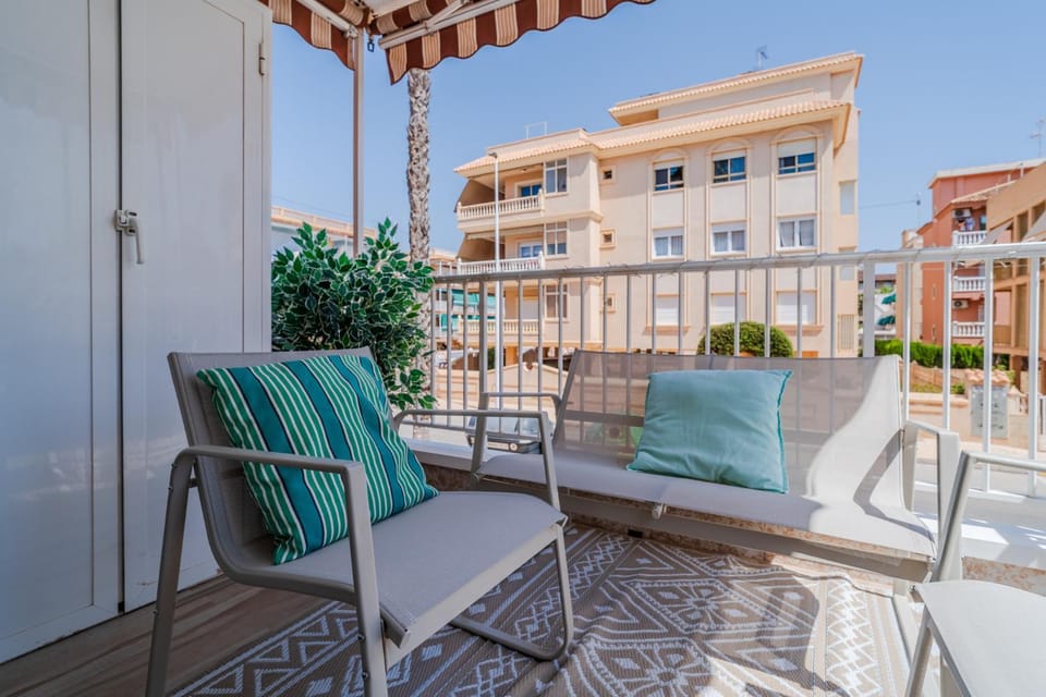 Charming apartment with a balcony in Gran Playa Apartment in Santa Pola