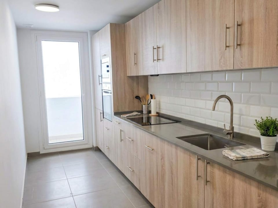 Pool - FREE Parking - Balcony - Close to stores Apartment in Estepona