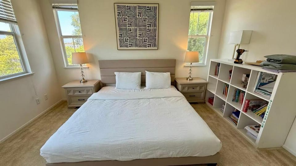 Spacious 1BR Home Near Woodbury Town Center Apartment in Tustin