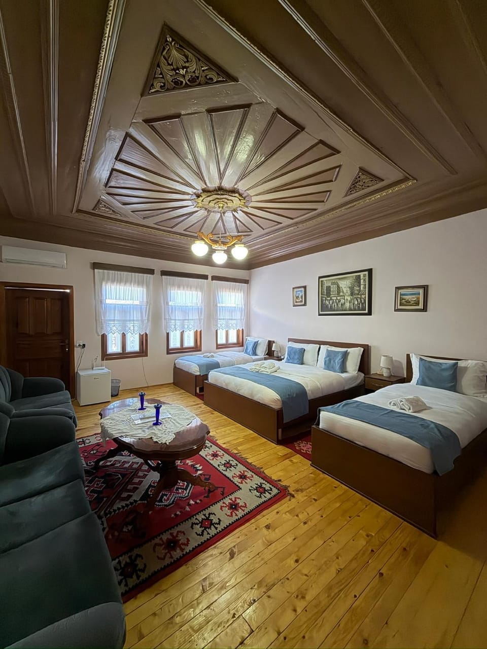 Bed, Living room, Photo of the whole room, Bedroom