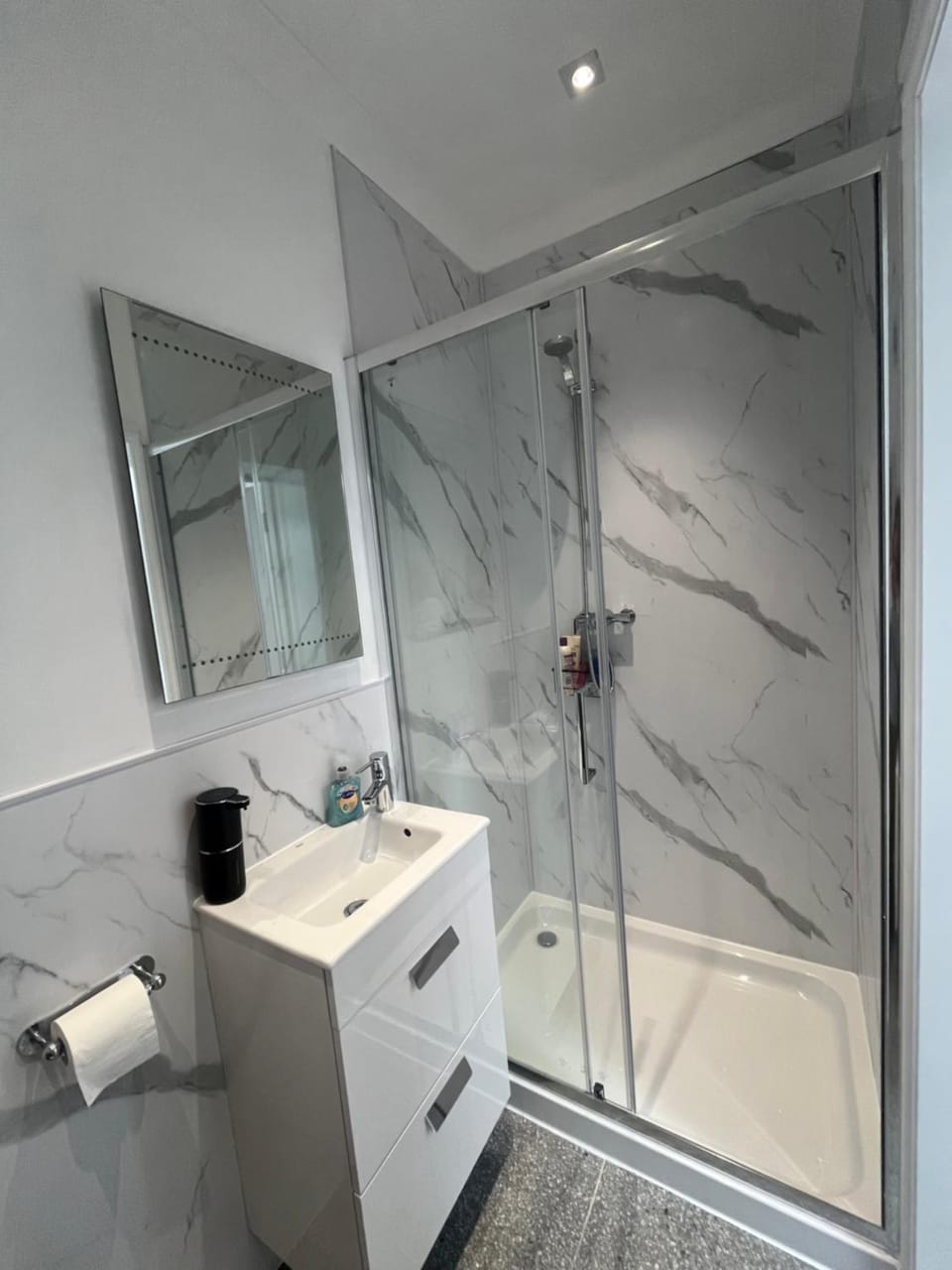 The Welcome Haven - Cozy Studio with Patio & Free Parking Vacation rental in Bromley