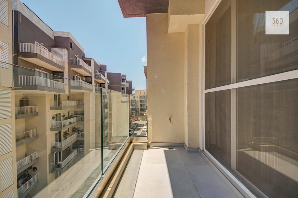 Property building, Day, View (from property/room), Balcony/Terrace