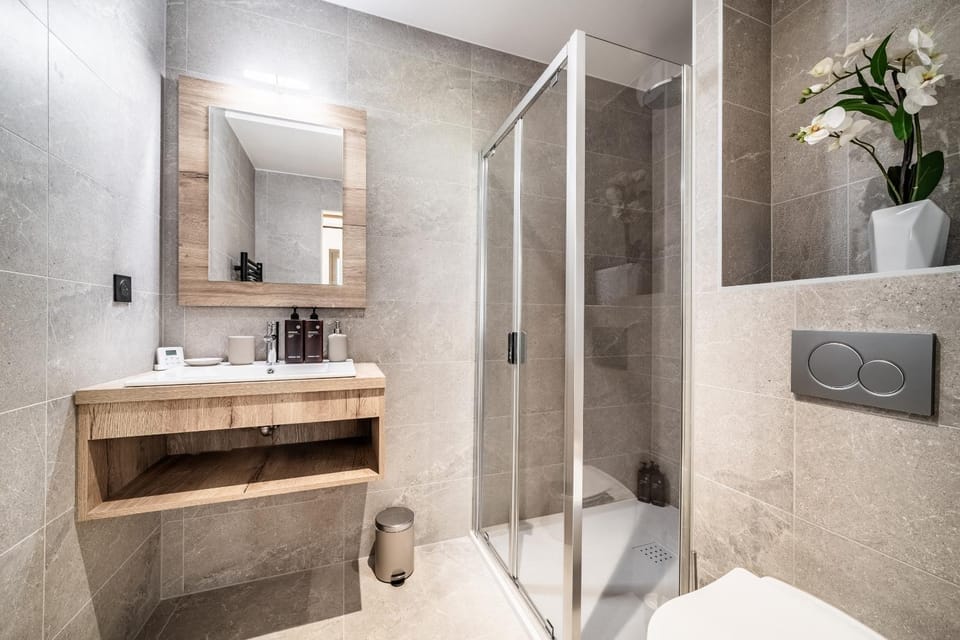 Shower, Bathroom