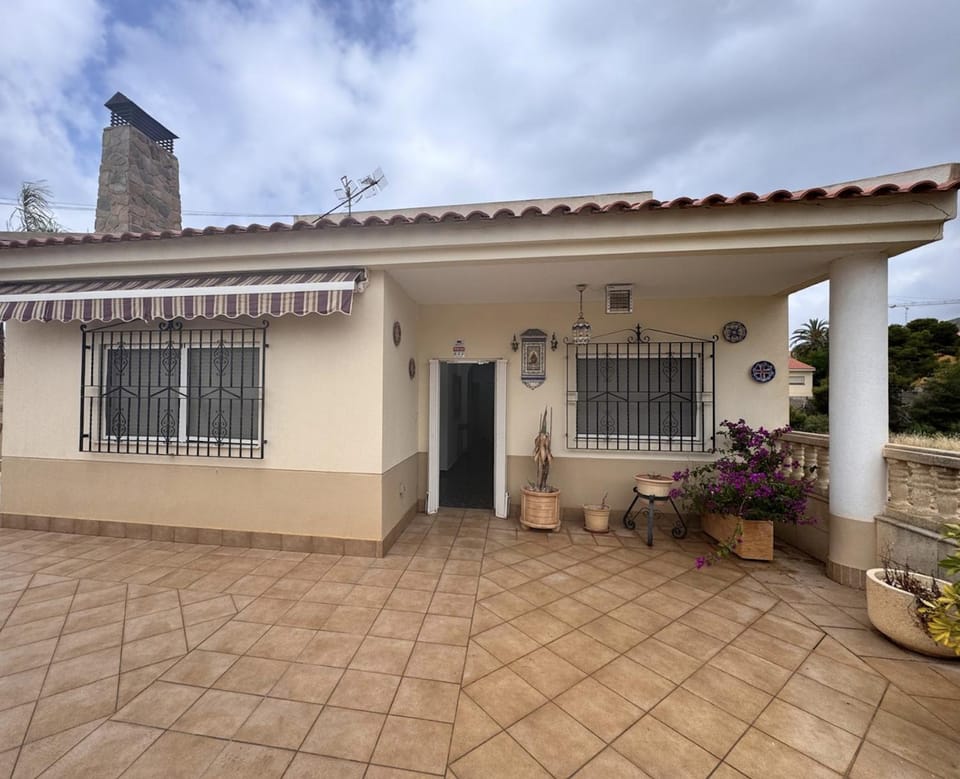 Property building, Patio, Garden