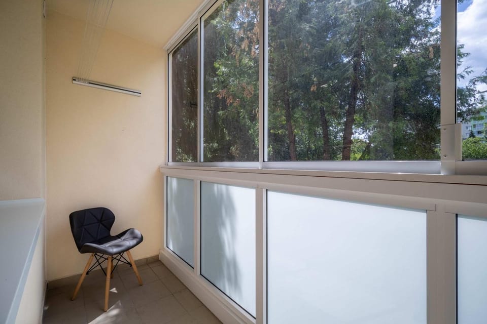 Patio, Spring, Day, Balcony/Terrace
