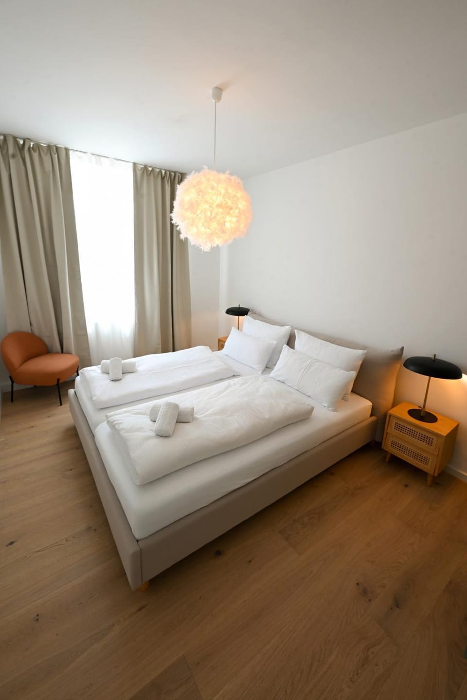 Bed, Photo of the whole room, Bedroom, towels