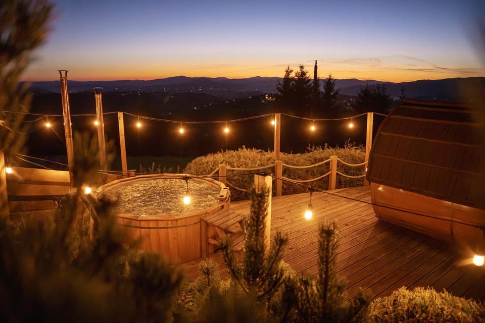 Night, Hot Tub, Sauna, Spa and wellness centre/facilities, Mountain view