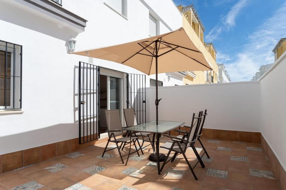 Casa con encanto en Gerena, Patio y rooftop House in Sierra Norte de Sevilla