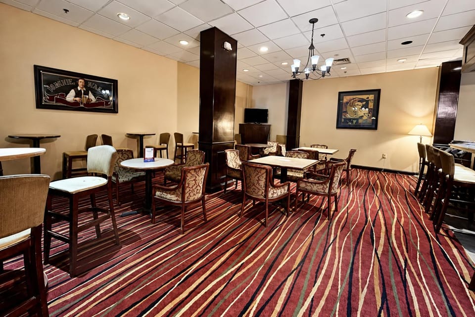 Communal lounge/ TV room, Seating area, Dining area