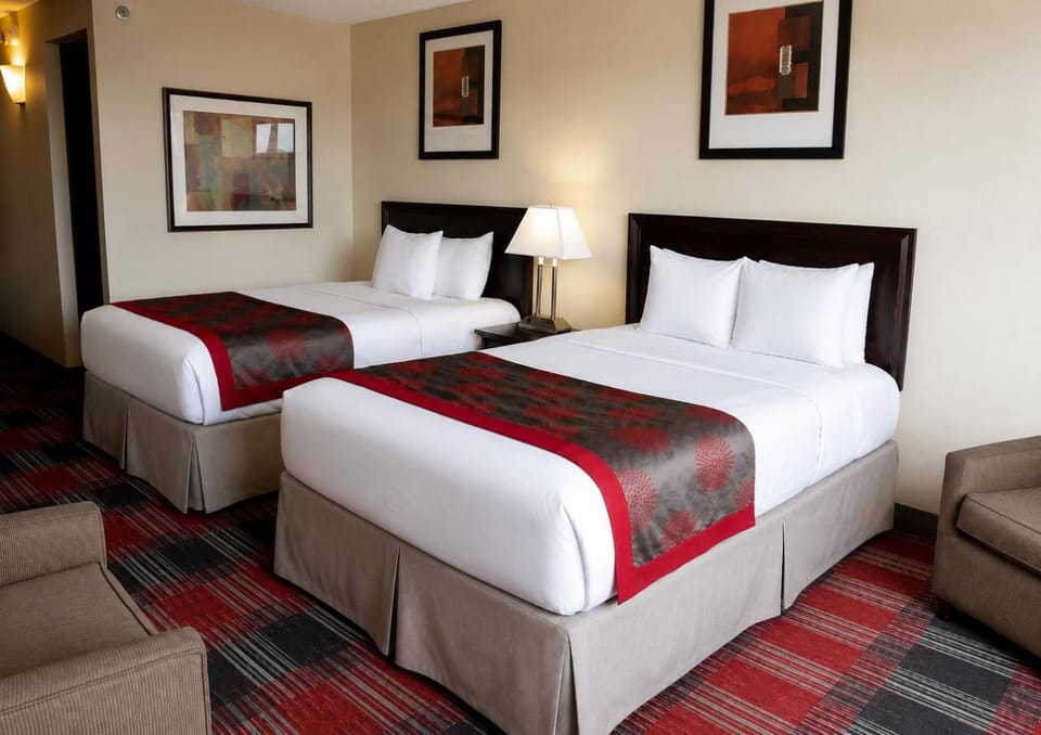 Bed, Photo of the whole room, Seating area, Bedroom