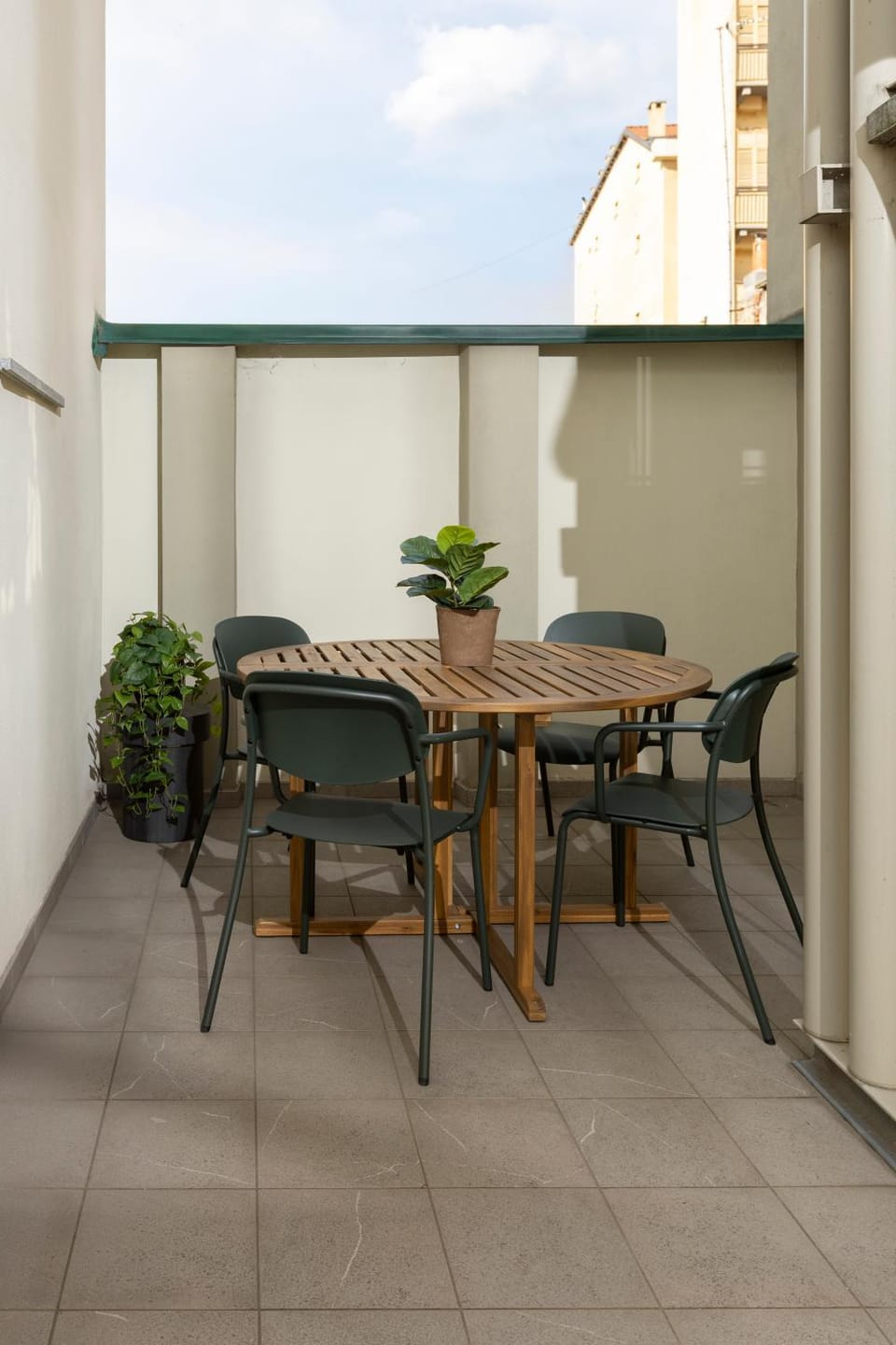 Patio, Day, View (from property/room), Balcony/Terrace, Decorative detail, Seating area