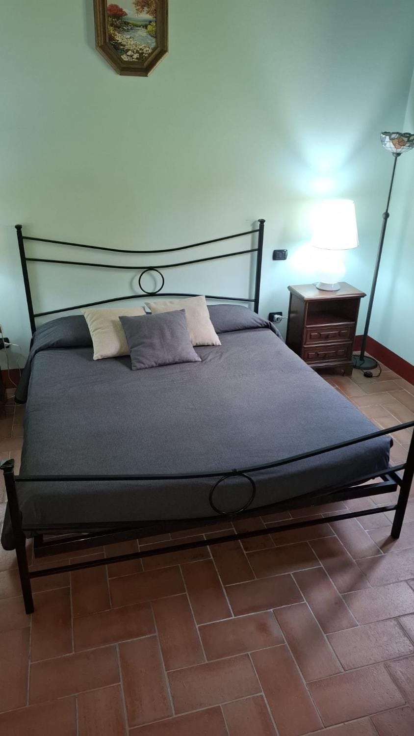 Guest House Torre Guelfa, Tegoleto via San Martino Altoreggi 20, Figline Valdarno Apartment in Tuscany