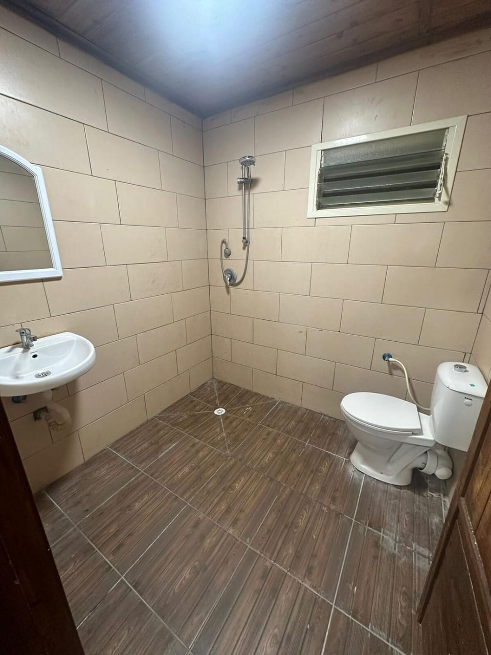 Shower, Toilet