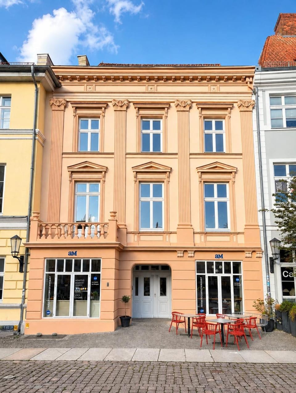 Property building, Facade/entrance