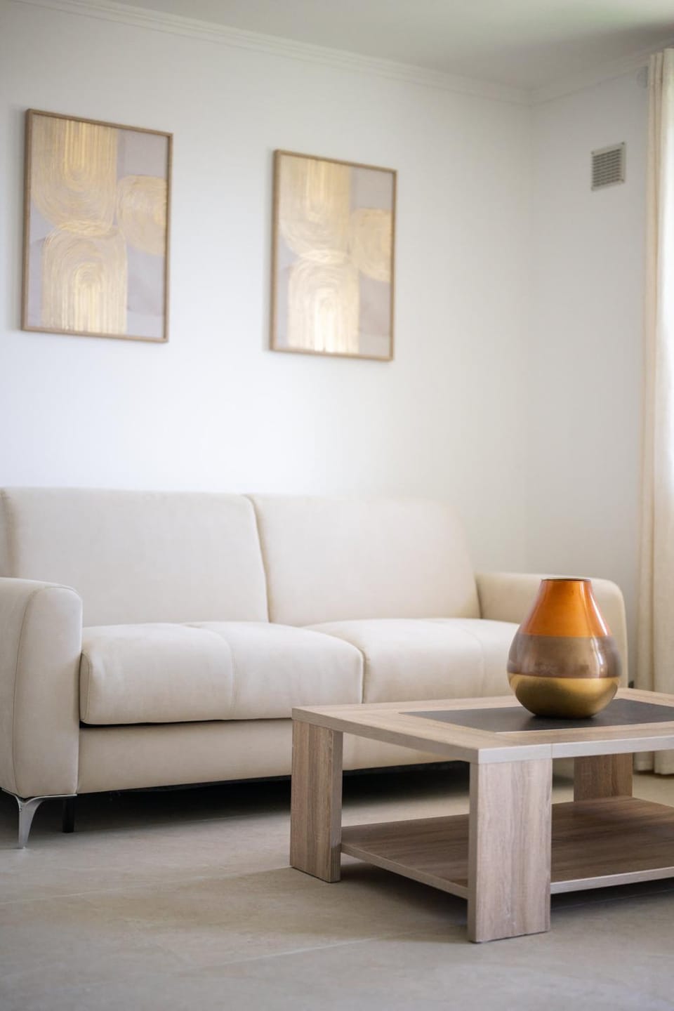 Beautiful renovated family apartment, Menton hills, 10' from city center Apartment in Menton