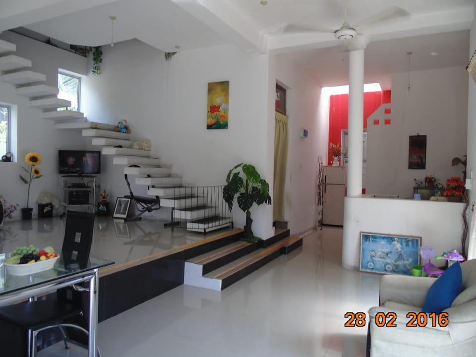 Communal lounge/ TV room, TV and multimedia