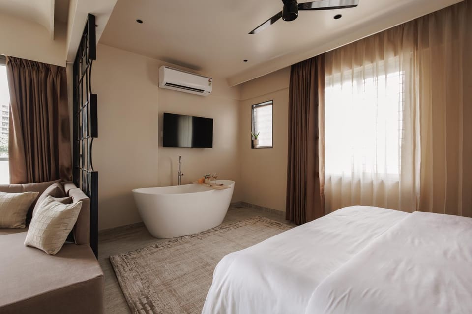Hot Tub, TV and multimedia