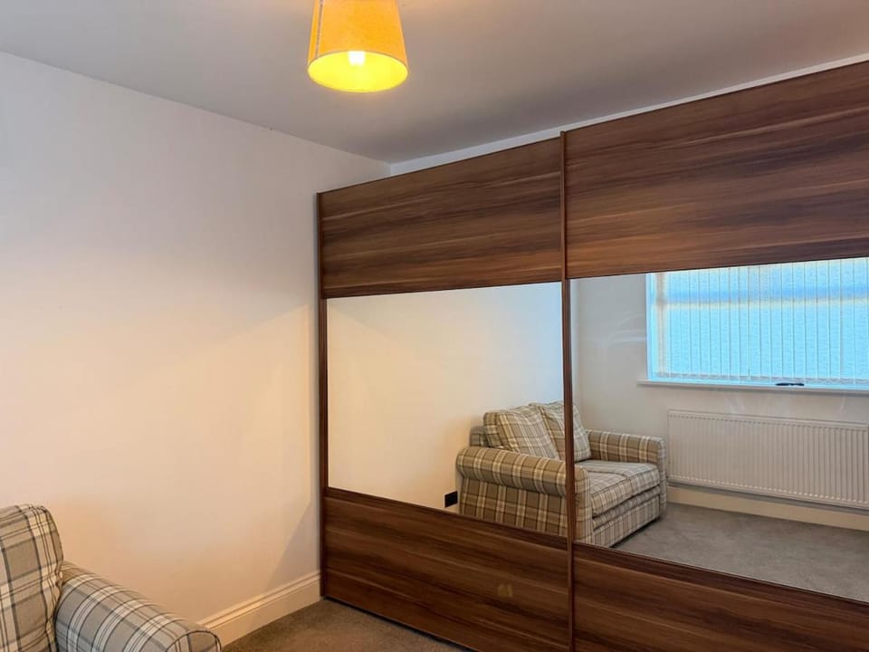 4 Bedroom Modern House in Prime City Location House in Stretford