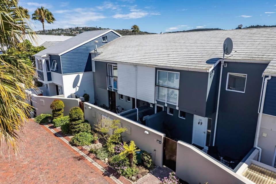 Contemp Living at Knysna Quays House in Knysna