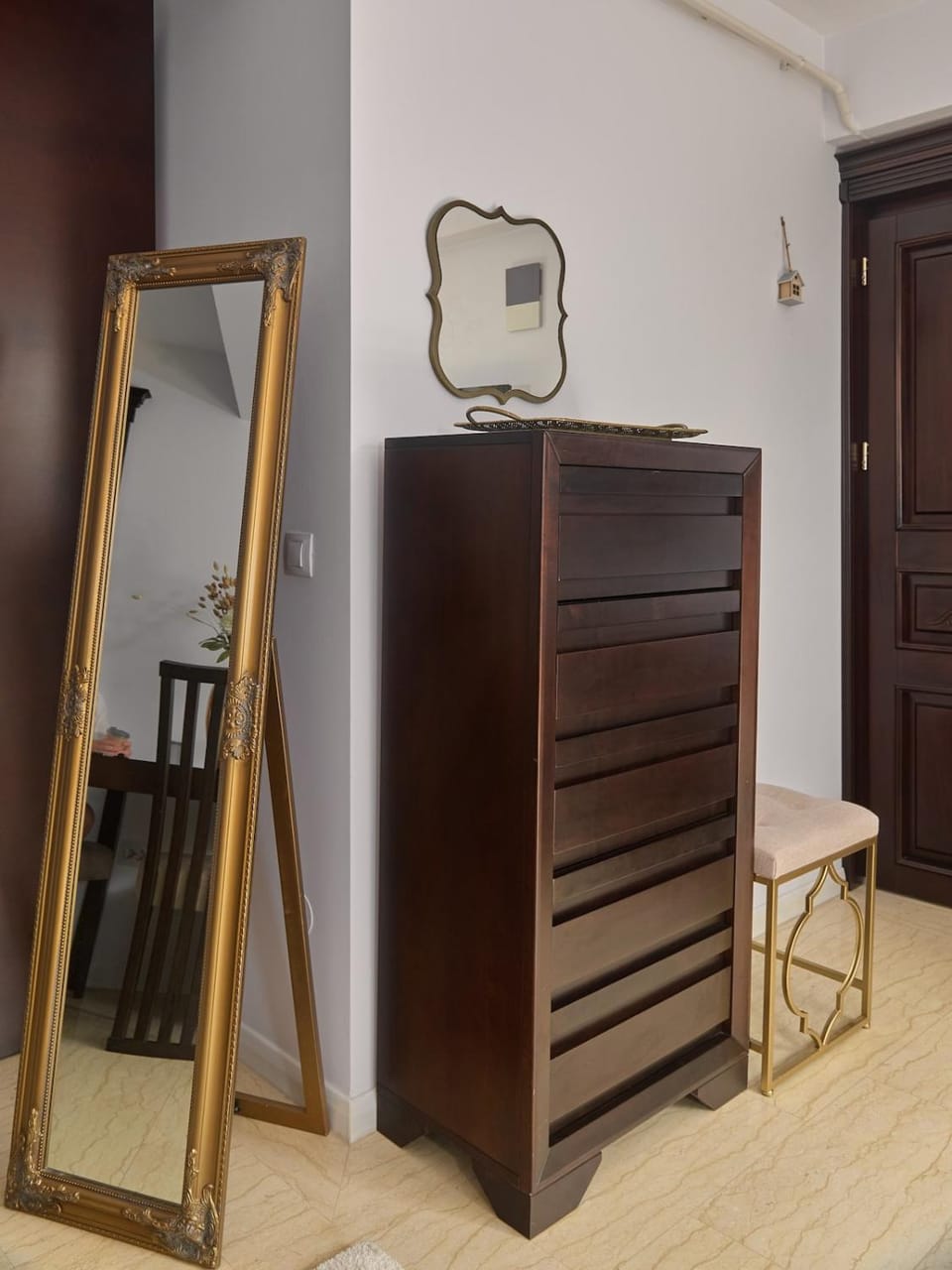 Gilded Leopard - Palas Campus by Seven Stone Apartment in Romania