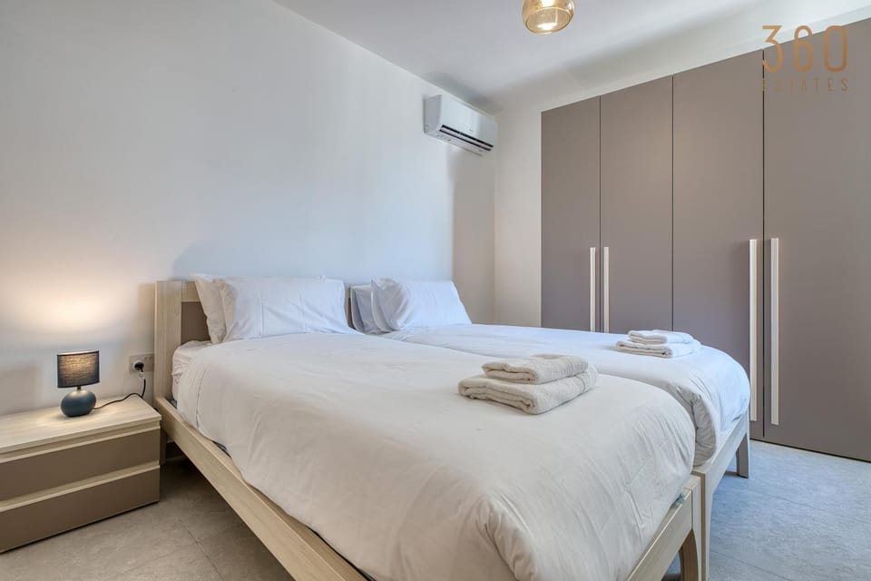 Bed, Photo of the whole room, Bedroom, towels, wardrobe, air conditioner