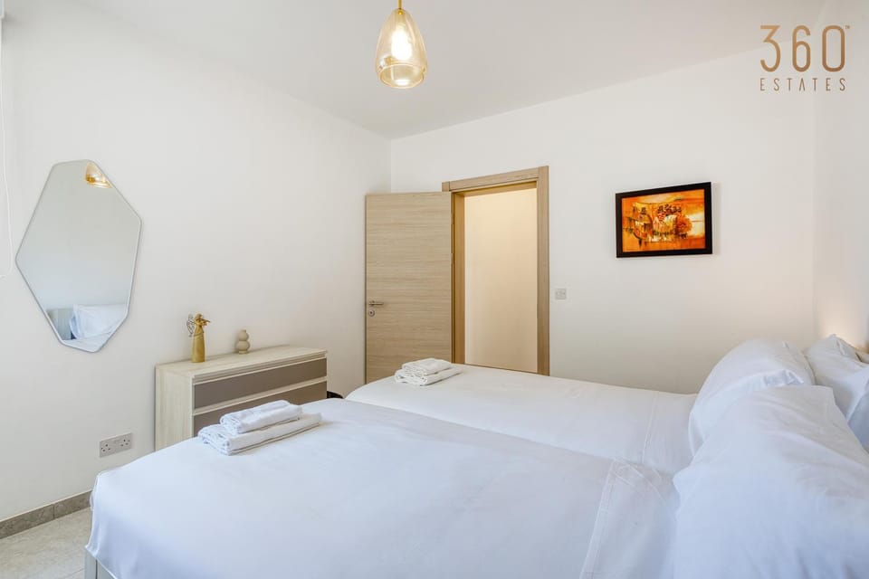 Bed, Photo of the whole room, Bedroom, towels, wardrobe