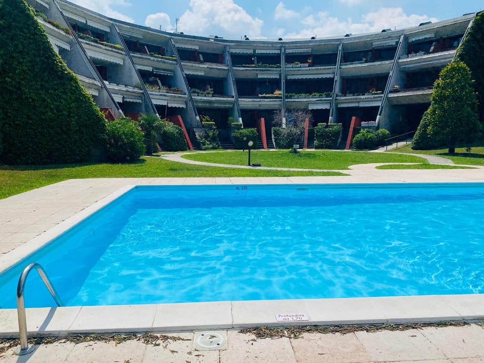 Property building, Swimming pool