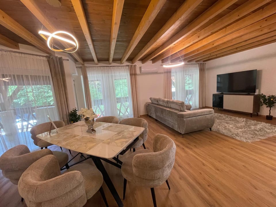 Prémium 4 szobás apartman erkéllyel, parkolóval Apartment in Hungary