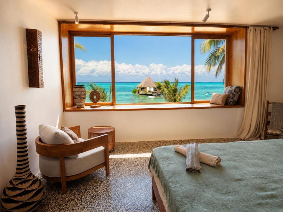 Bed, Bedroom, Landmark view, Landmark view, Sea view