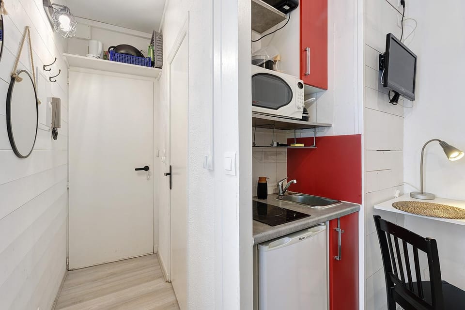 Kitchen or kitchenette, Living room