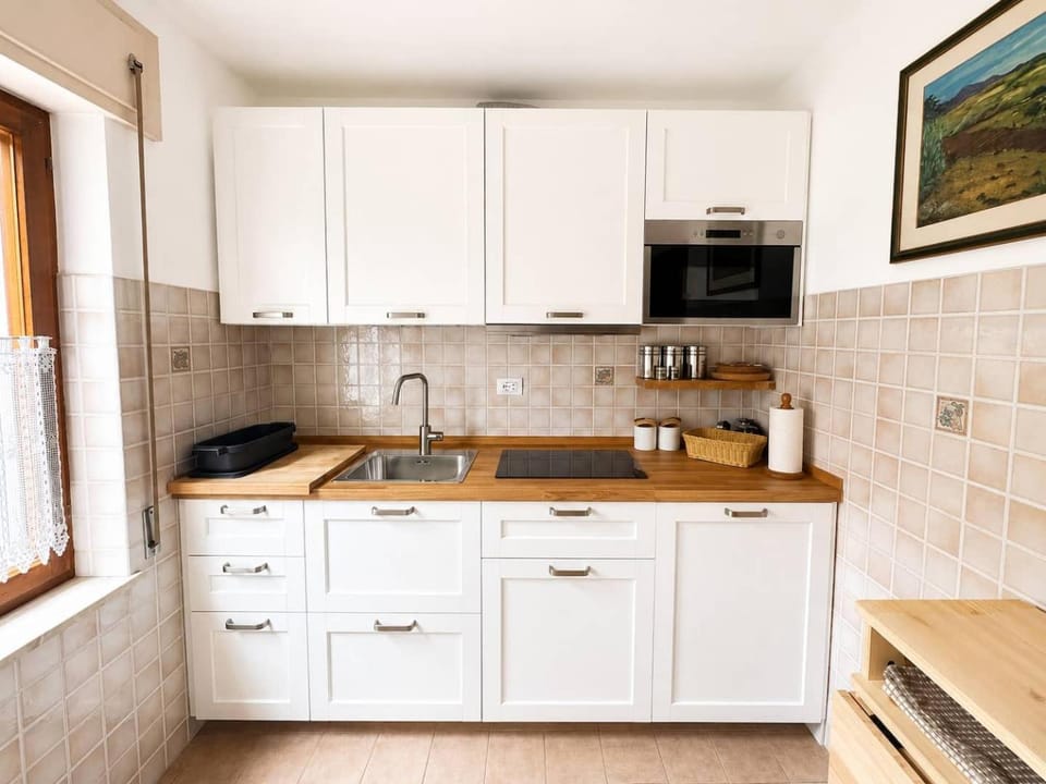Kitchen or kitchenette, kitchen