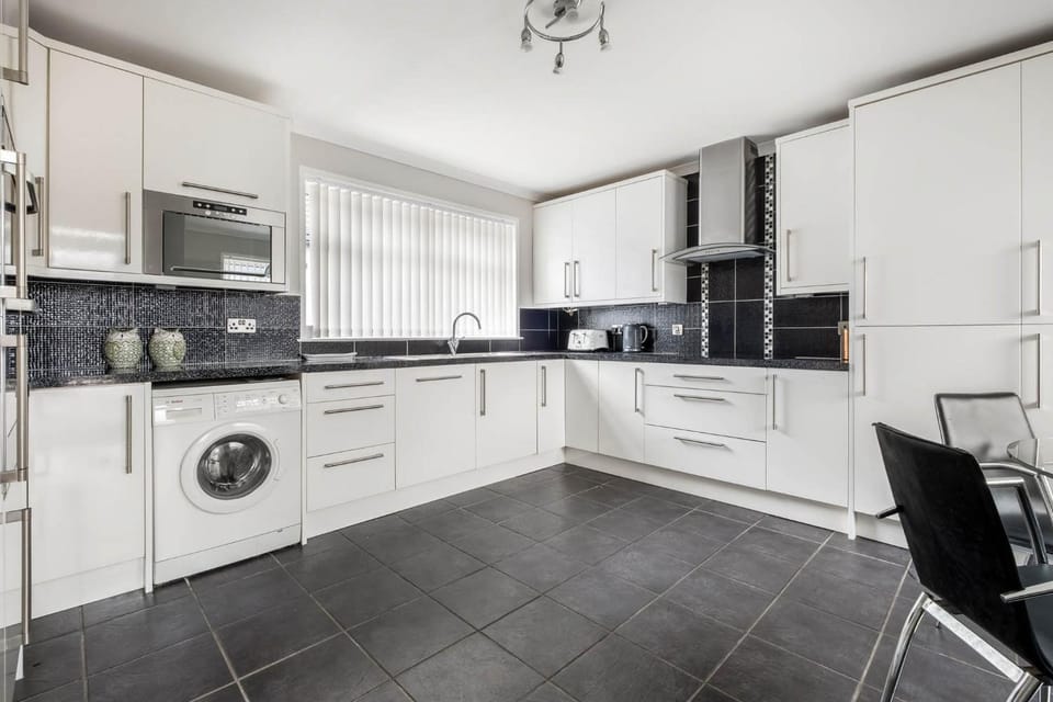 dishwasher, oven, stove, washing machine, kitchen