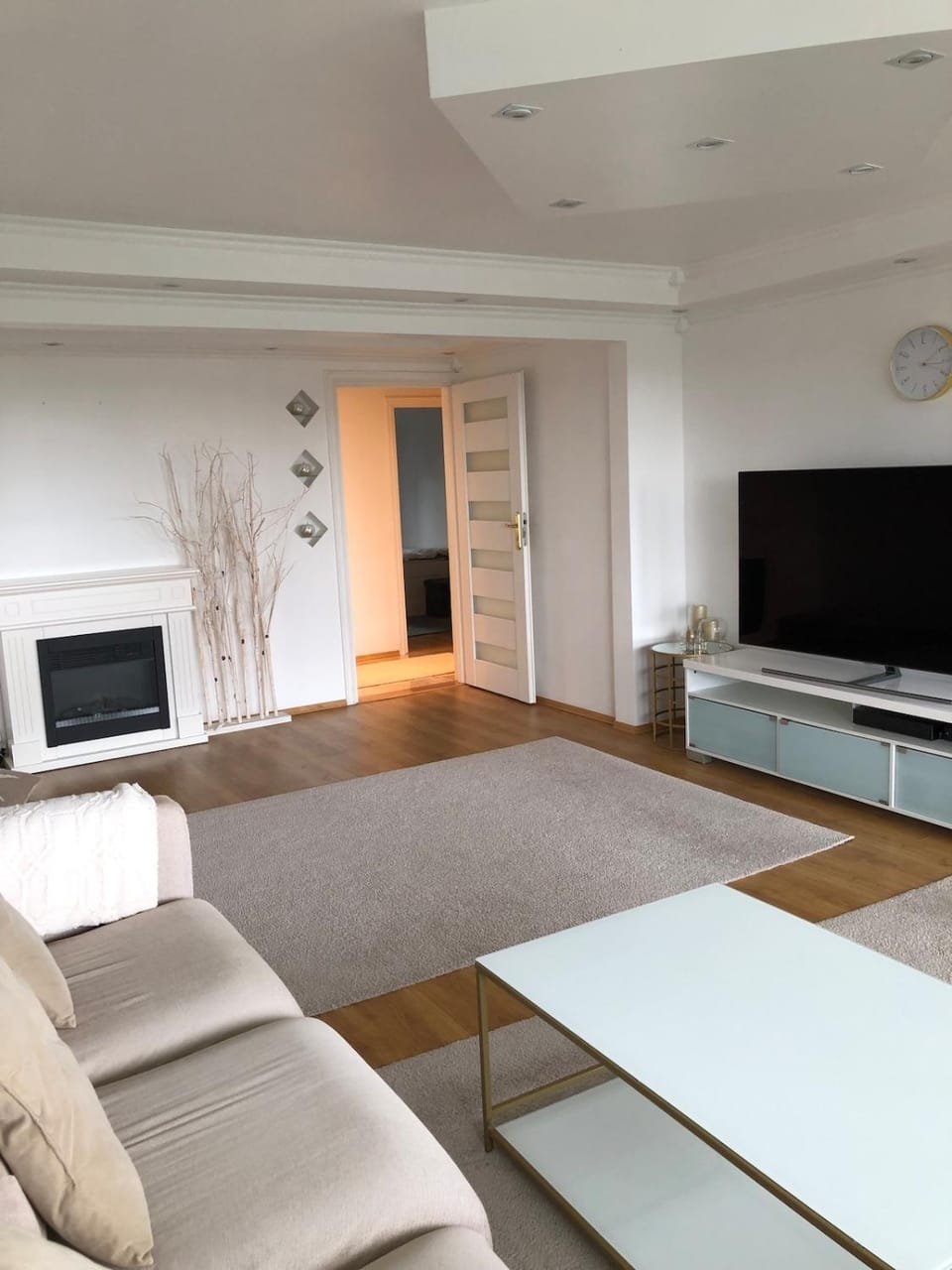 Communal lounge/ TV room, Living room, Seating area