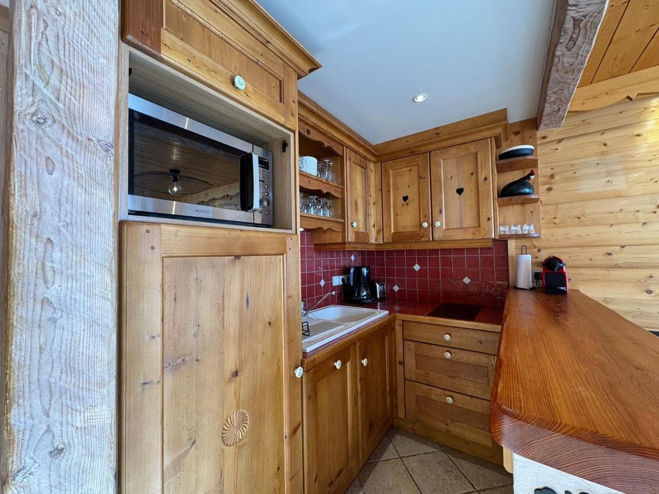 Kitchen or kitchenette